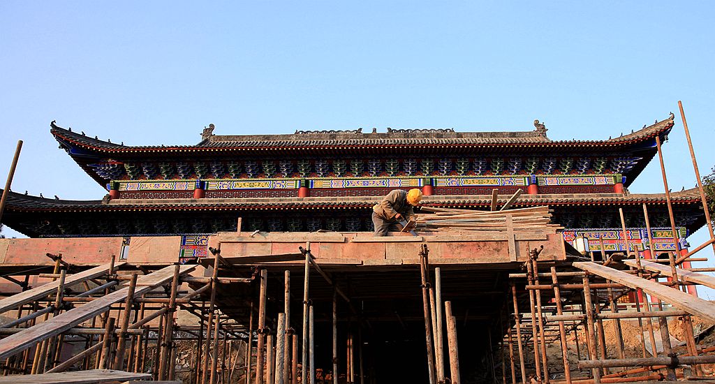正当重新筹划易址建寺